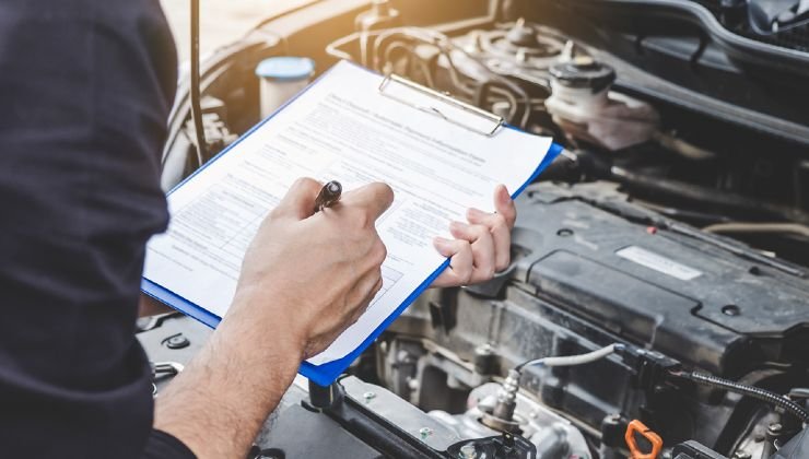 Controllo e manutenzione auto