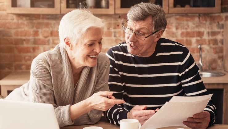 Coppia di pensionati 2023