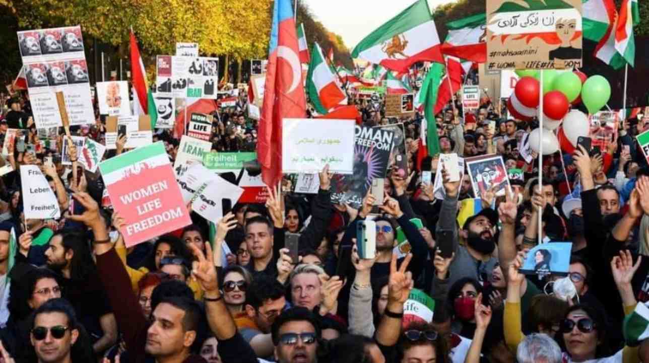 Berlino manifestazione pro Iran