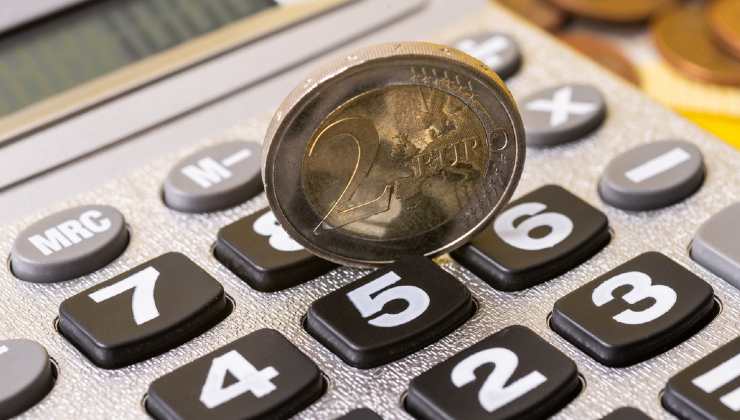 Moneta da due euro calcolatrice 