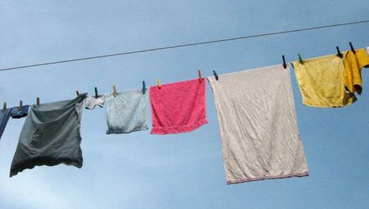 Clothes: how to dry them so as not to iron them