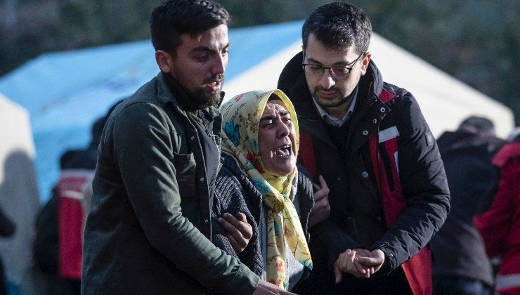 Parenti vittime esplosione miniera 