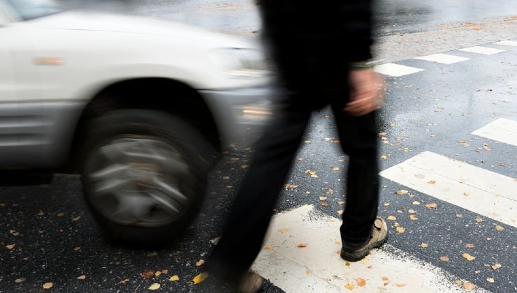 Pedone e precedenza sulle strisce 