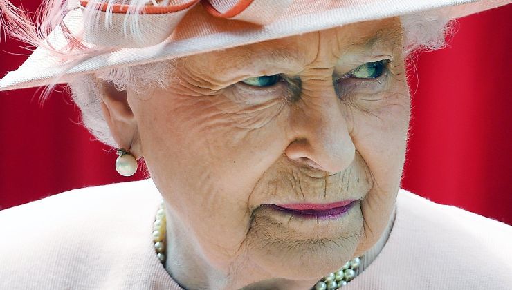 Regina Elisabetta in primo piano 