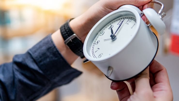 Spostare le lancette