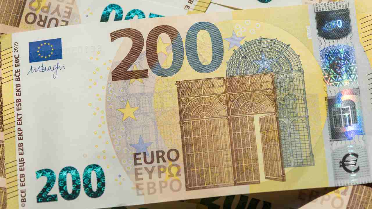 200 euro di aumento
