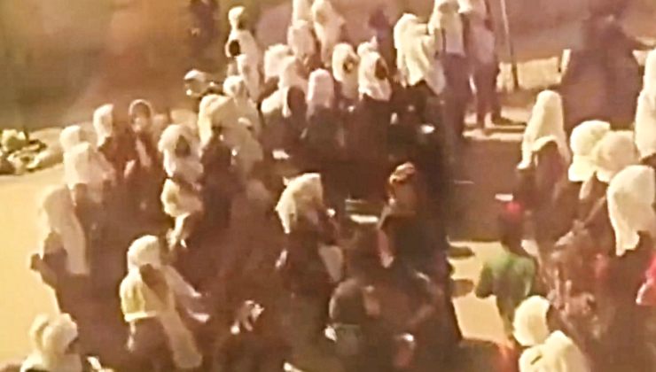 Proteste per istruzione donne afghane