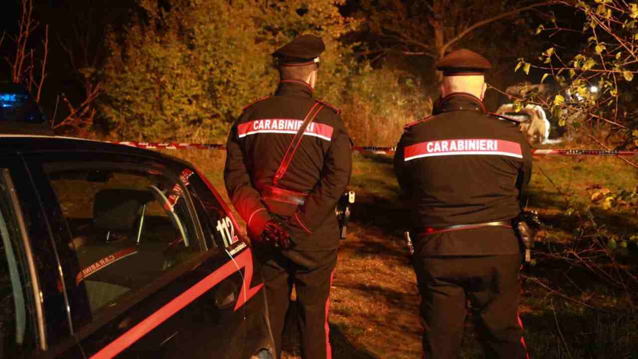 Carabinieri sul luogo del ritrovamento
