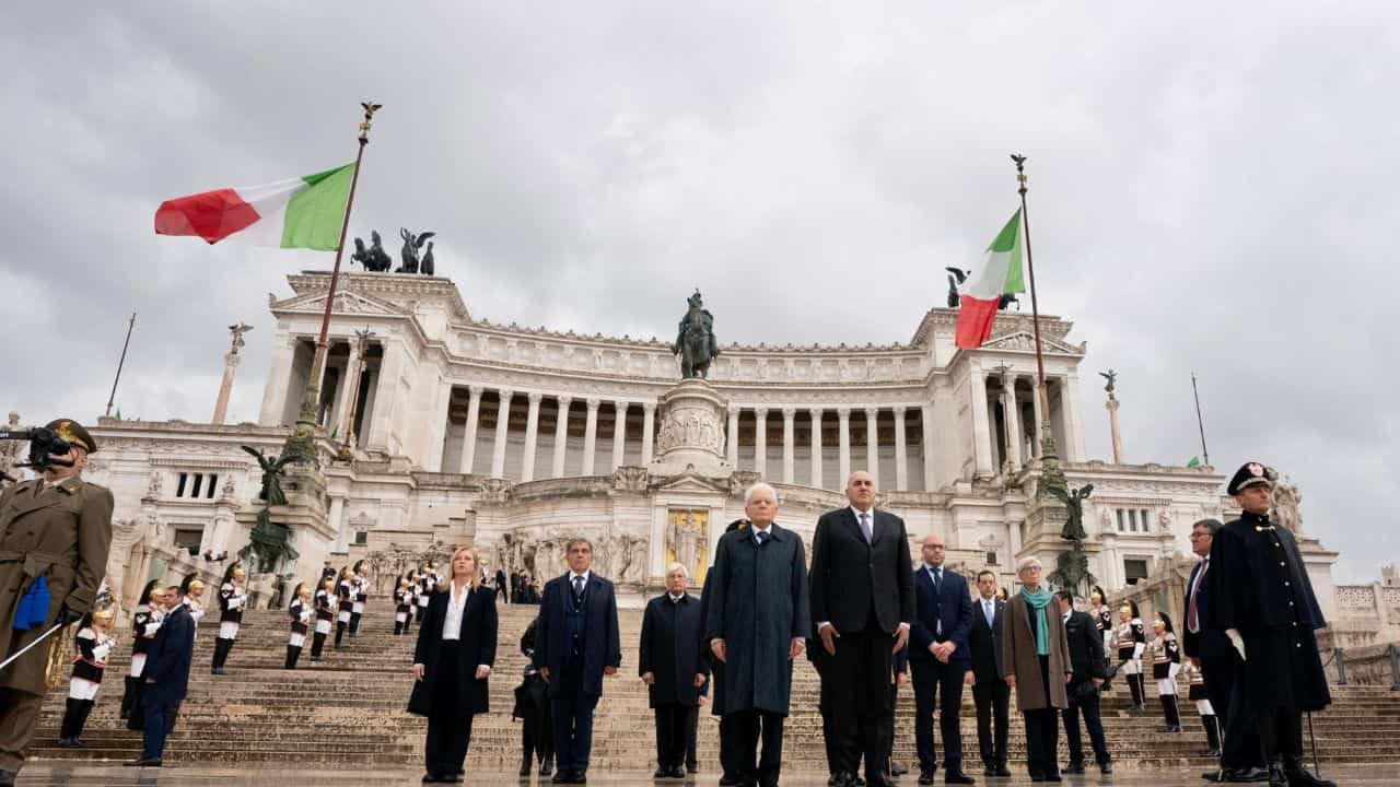 Il Presidente Mattarella e alcuni esponenti del governo a Piazza Venezia