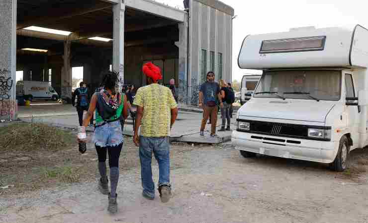 Il capannone occupato a Modena