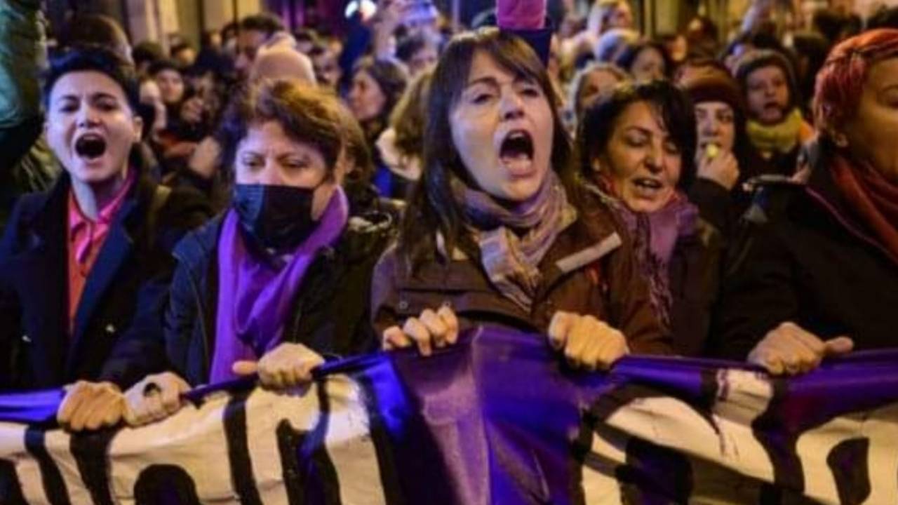 Istanbul proteste donne