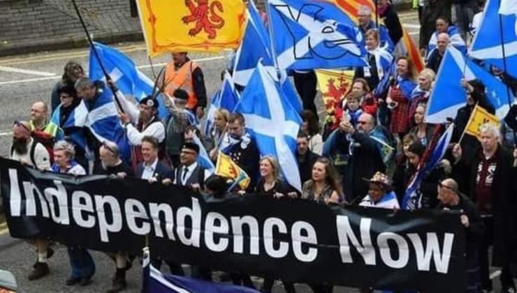 Manifestazione per l'indipendenza Scozia 