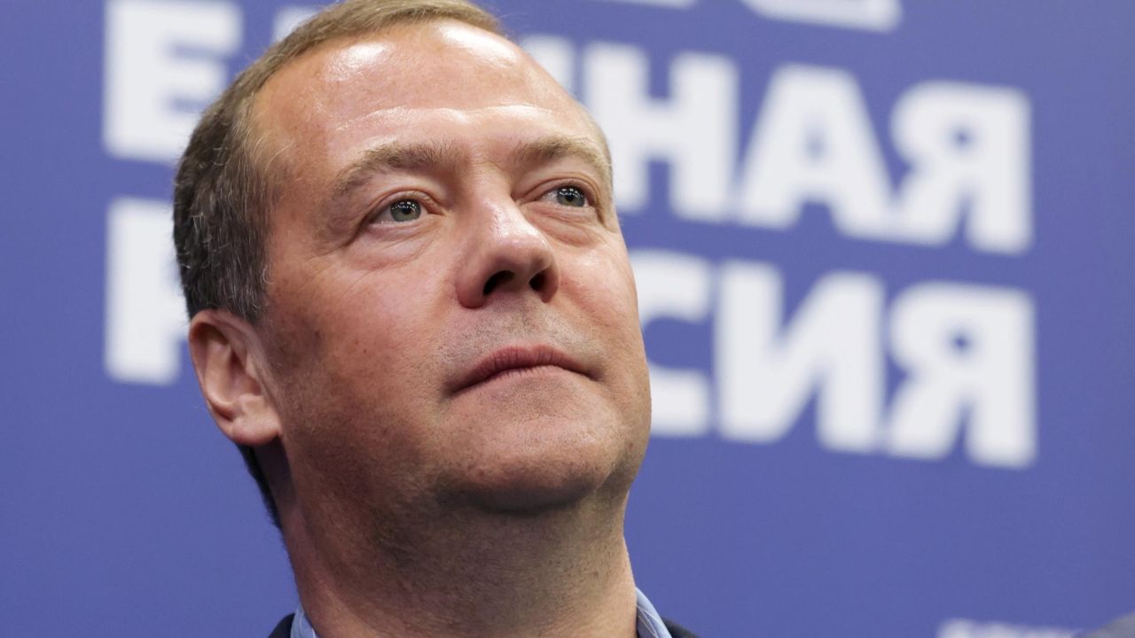Medvedev ex primo ministro russo