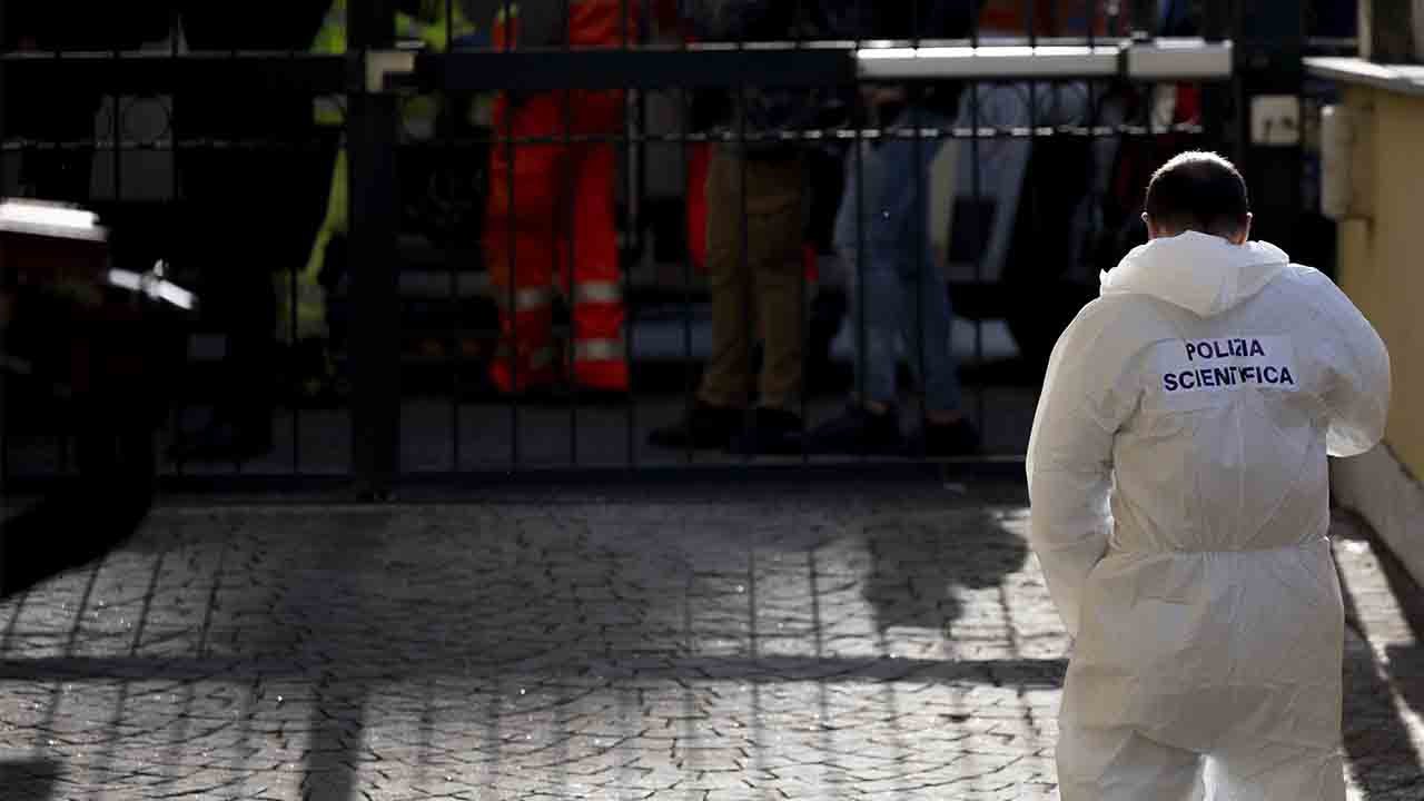 Scientifica sulla scena del crimine