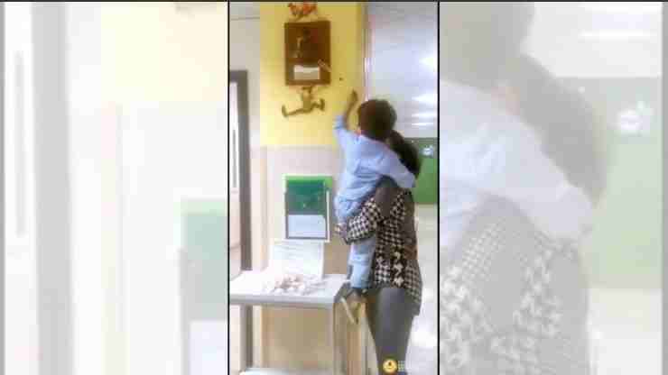 Simone suona la campanella