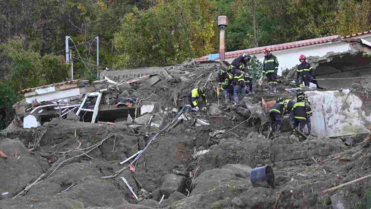 Vigili del fuoco a lavoro Casamicciola Terme