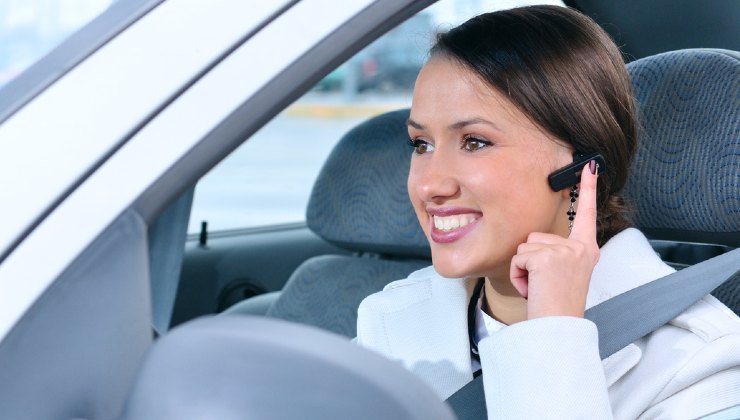 auricolari alla guida