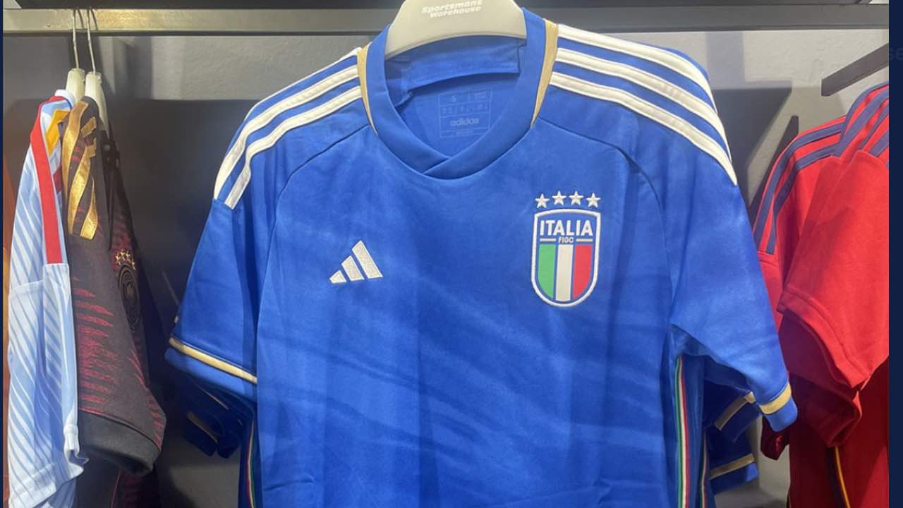 Nuova maglia Adidas Italia (Foto da Twitter)