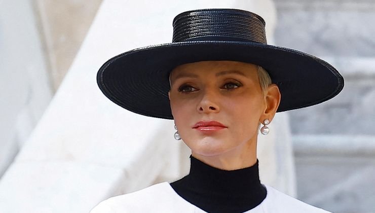 Charlene preoccupata 