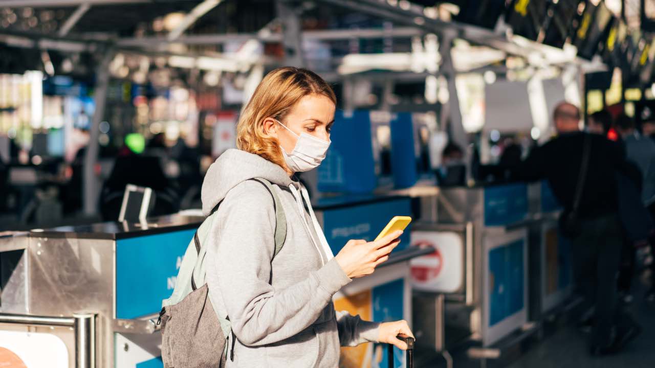 passeggero con mascherina