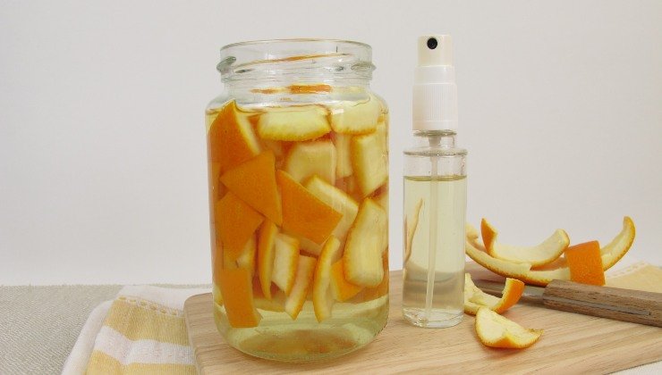 Oranges: this is how to use the peel with vinegar