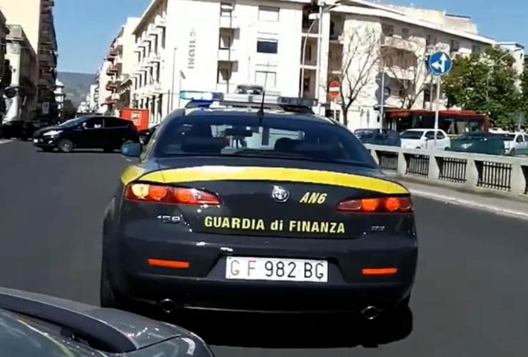 Auto della Guardia di Finanza