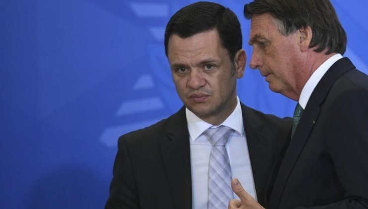 Ex ministro Torres e ex capo di stato Bolsonaro 