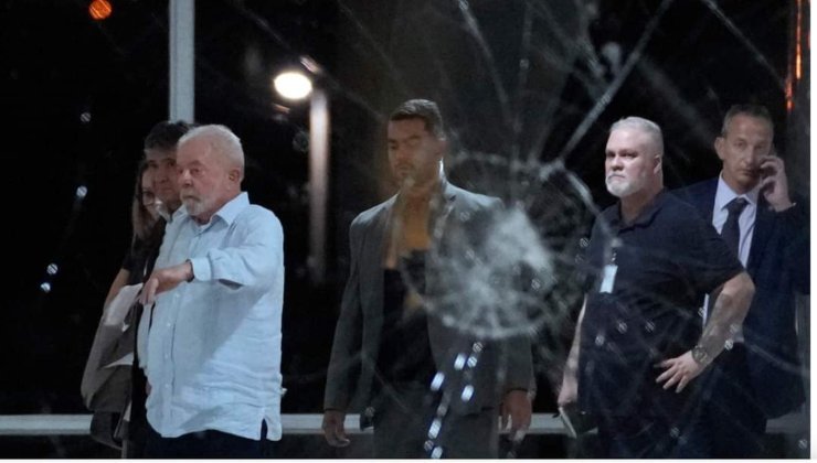 Lula al parlamento dopo l'assalto 