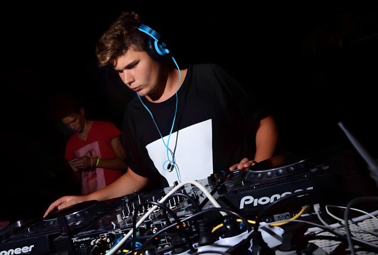 Davide Pampiano che suona