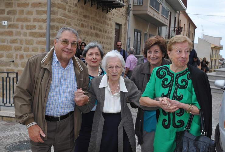 Filippa Lentini (C), 102 anni compiuti