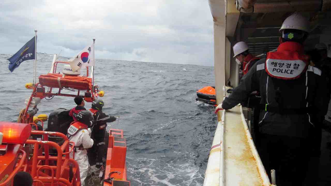 Guardia Costiera Sud Corea a lavoro
