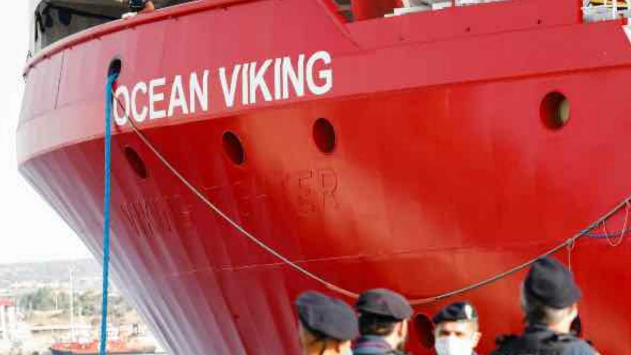 La nave umanitaria Ocean Viking