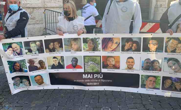 Manifestazione dei familiari