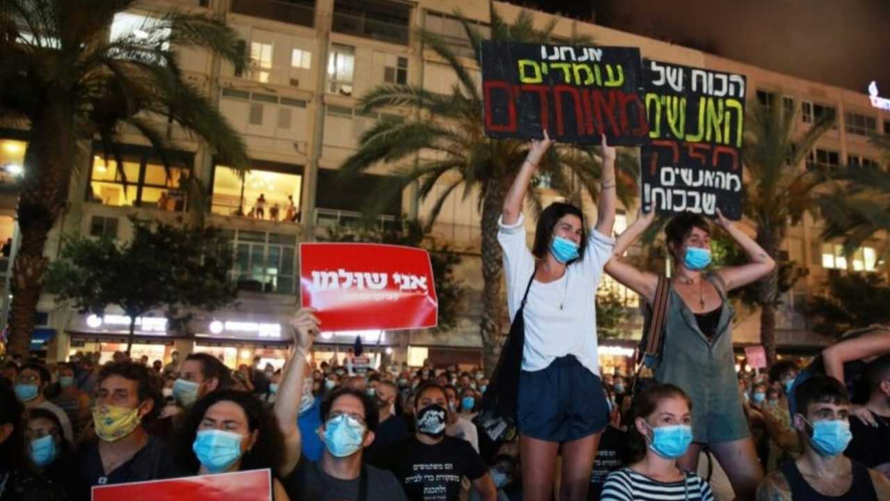 Tel Aviv manifestazione contro il governo 