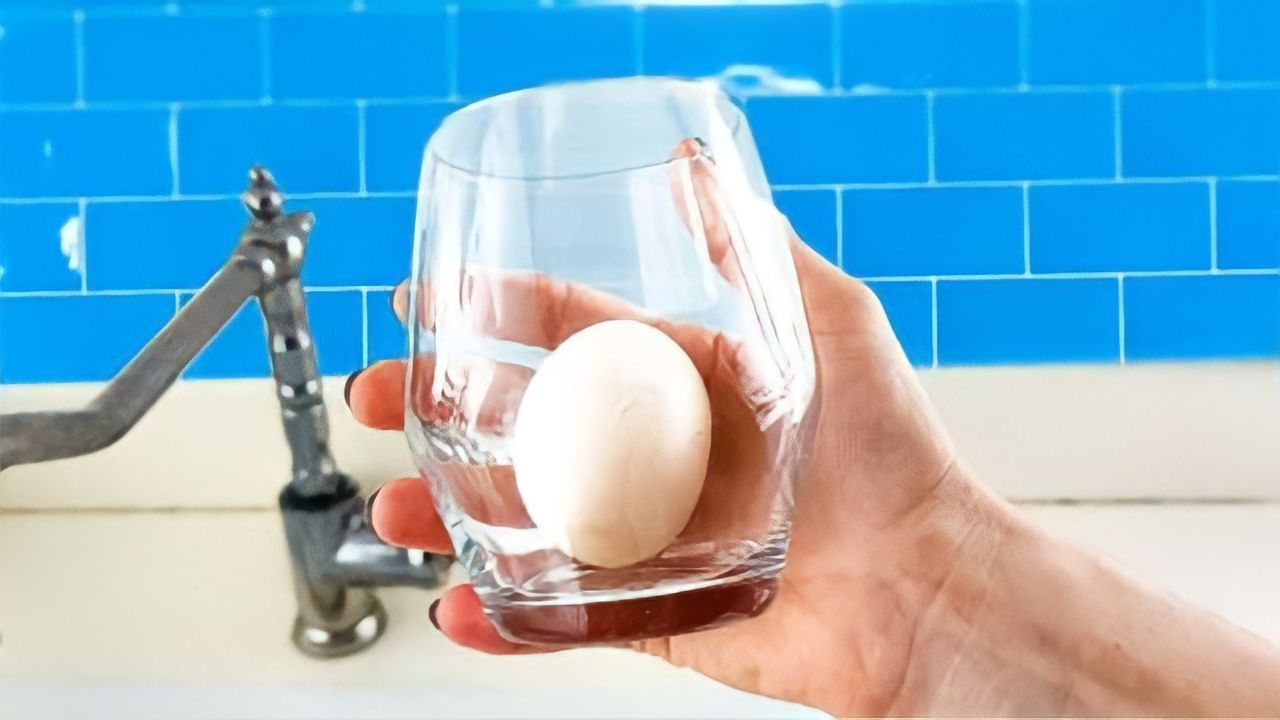 Sbucciare un uovo sodo