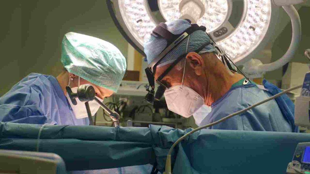 A Bergamo il primo trapianto di polmone da un donatore vivo al figlio