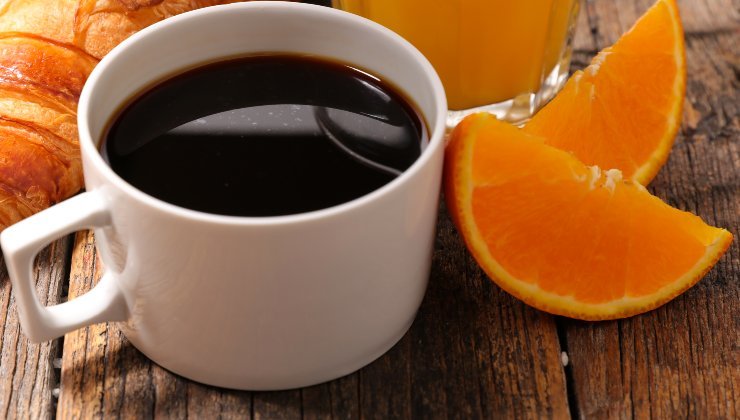 Orange und Kaffee: die undenkbare Kombination