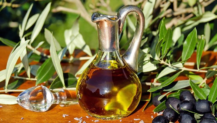 olio di oliva per pavimenti