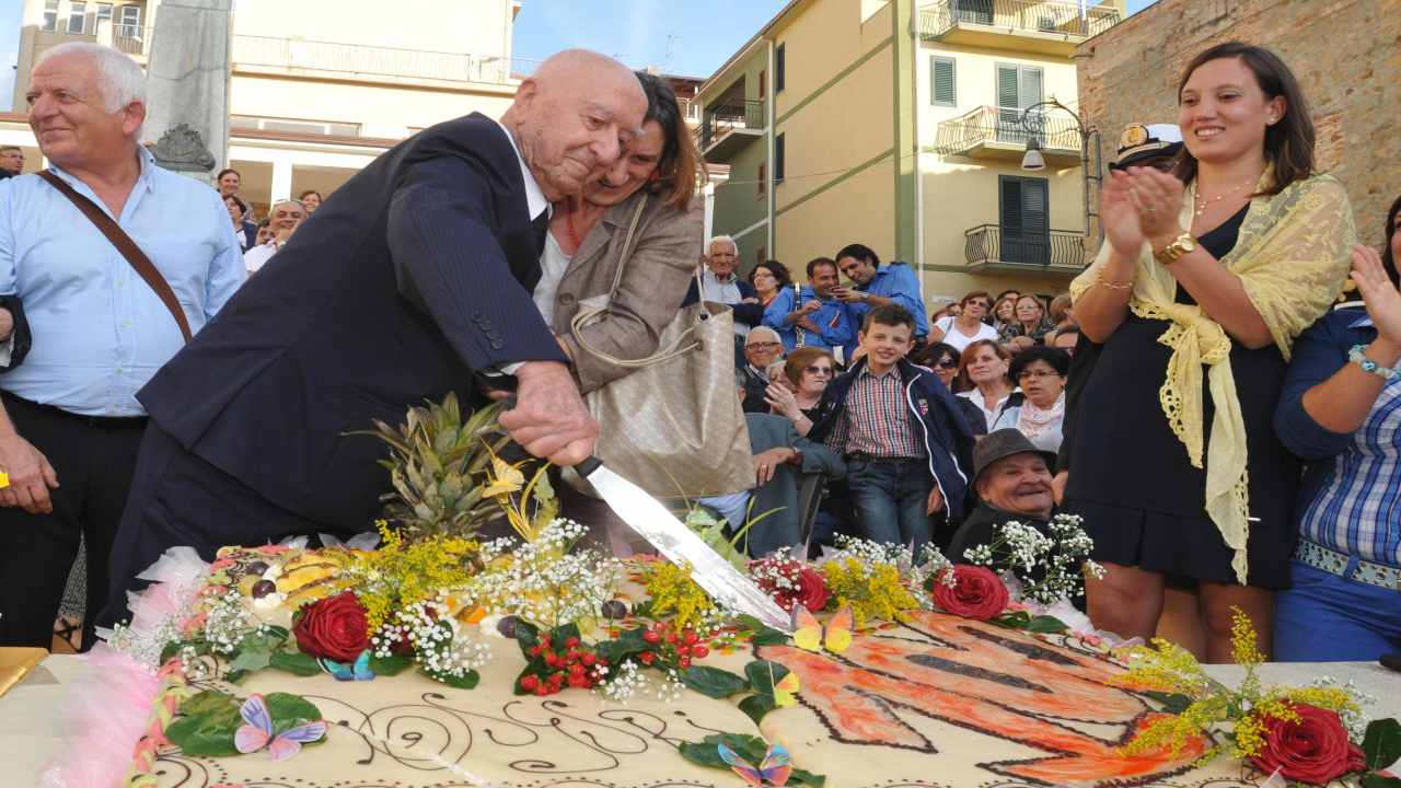 piccolo comune nel palermitano che festeggia i propri ultracentenari