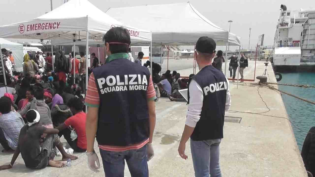Arresti per traffico di migranti a Lampedusa