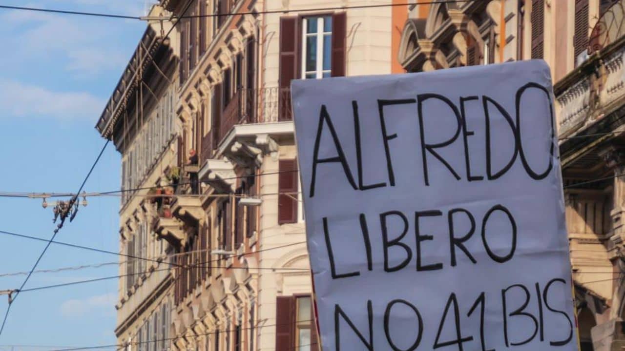 Cartellone di una manifestazione per Alfredo Cospito