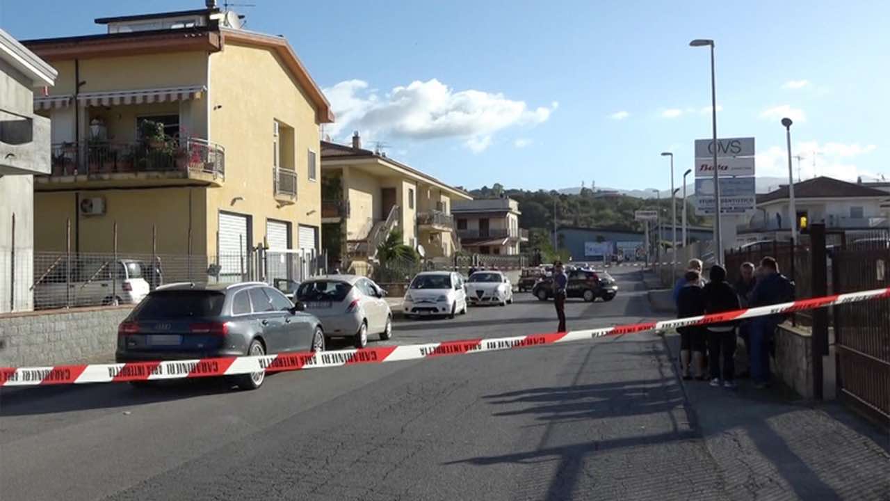 Cosenza, carabinieri 