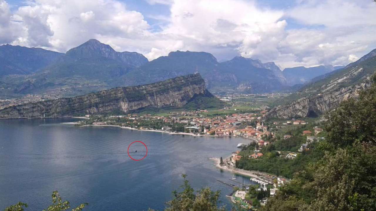 Dopo 30 anni riaffiora sul lago di Garda