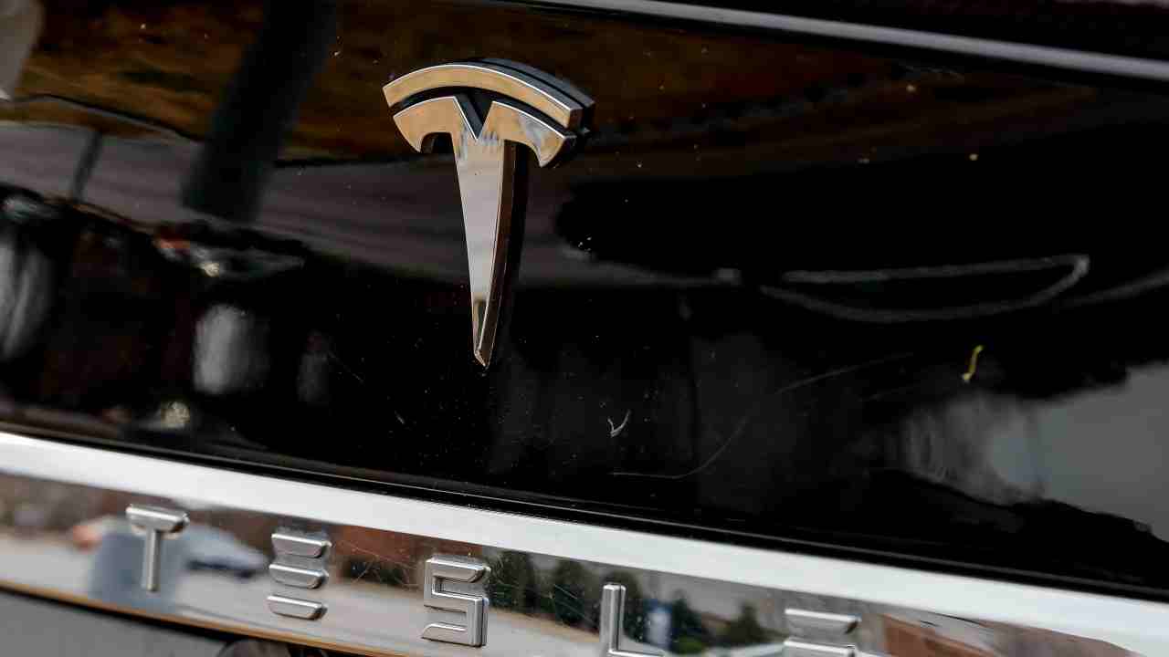 Tesla Richiama Oltre 360mila Auto Per Problemi Alla Guida Autonoma