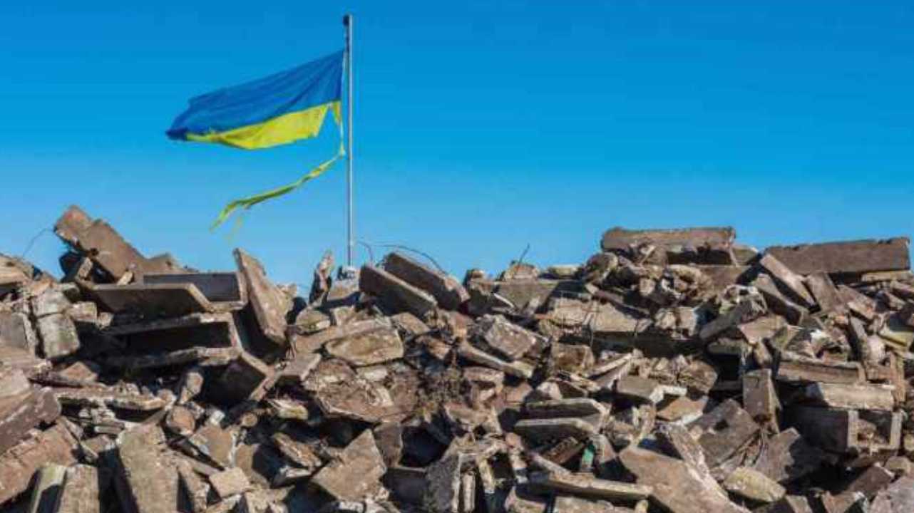 Macerie dopo un attacco in Ucraina