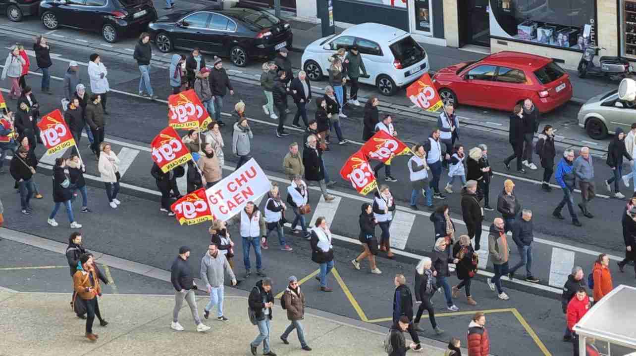 Manifestanti in sciopero in Francia