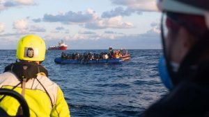 Migranti, salvataggio Ocean Viking