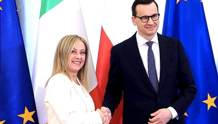 Meloni e morawiecki 