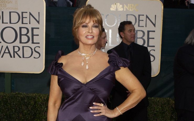 Raquel Welch sul red carpet dei Golden Globe nel 2005
