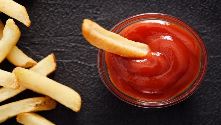 Ketchup: a cosa serve sulla maniglia della porta